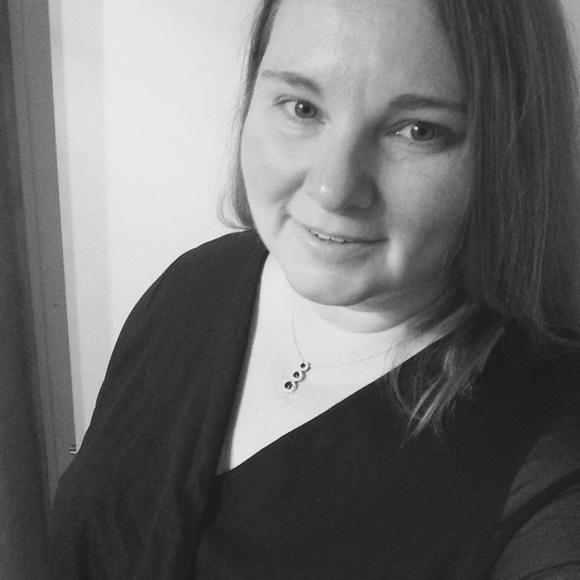 Meet your Posher, Deanna - Picture 3 of 3